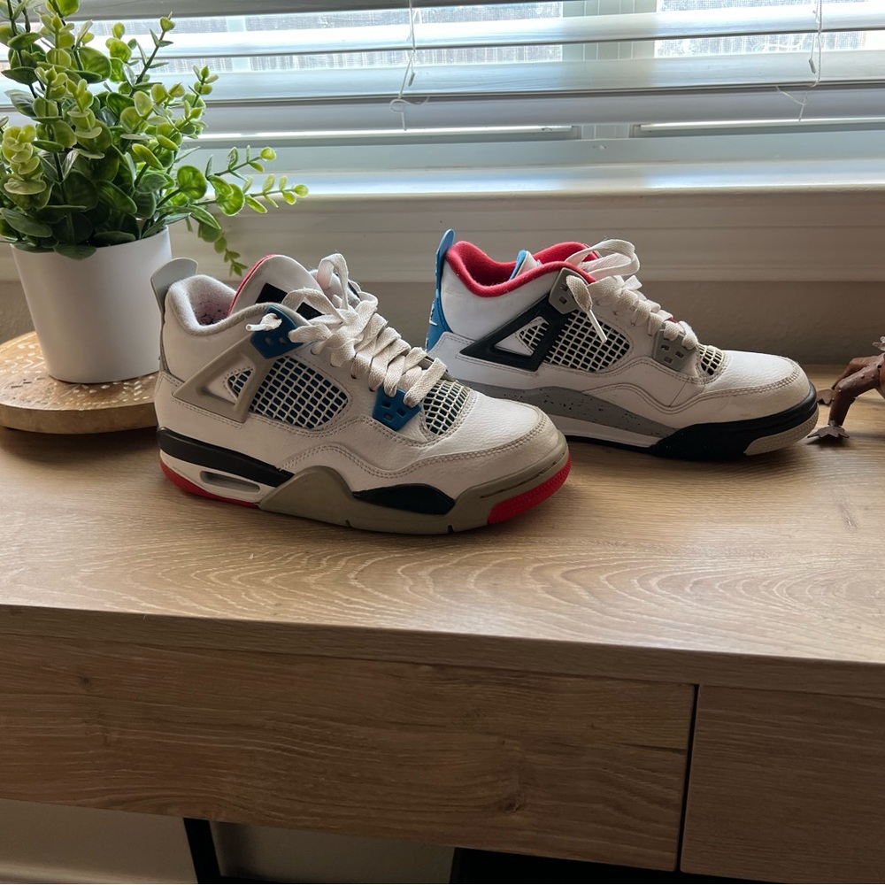 Air Jordan 4 Retro GS size 4.5